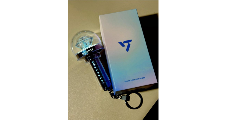 日本Weverse Shop-SEVENTEEN OFFICIAL LIGHT STICK VER.3 KEYRING